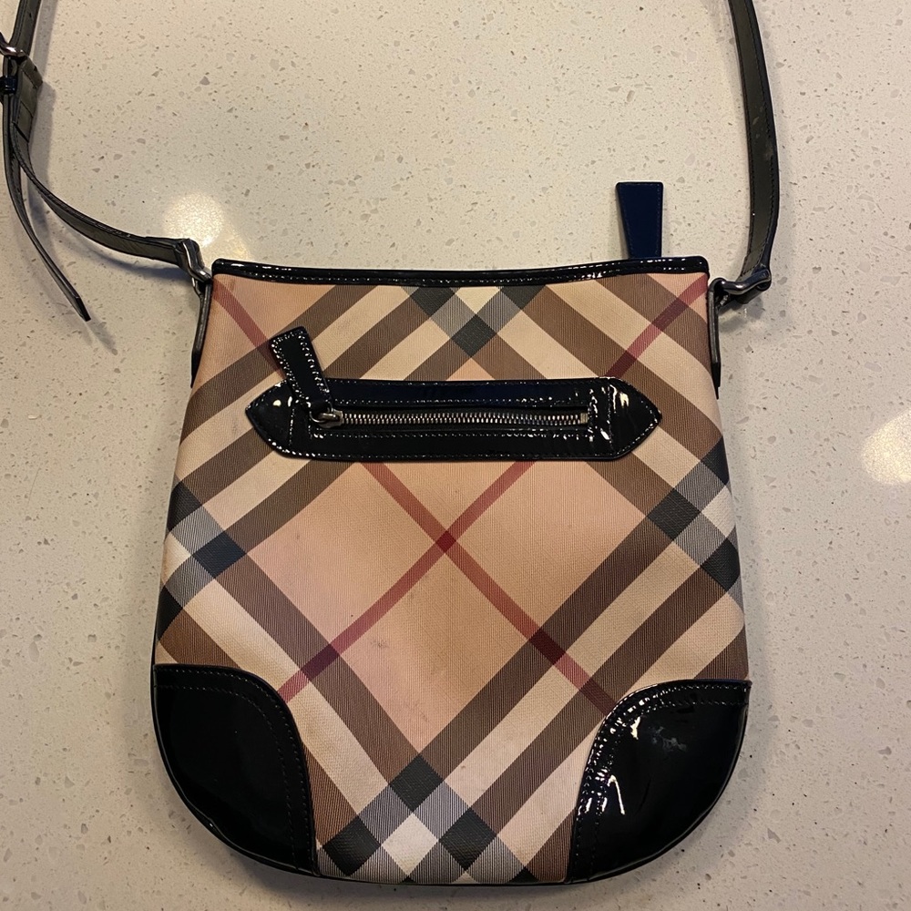 Authentic Burberry crossbody purse!